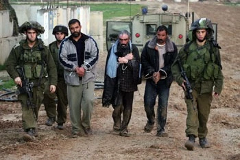 إلاحتلال یقتل فلسطینیة ویعتقل