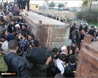مساندو إسرائیل بأمیرکا یقرون بفشل عقاب الفلسطینیین