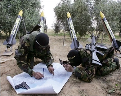 قصف مغتصبة عسقلان بثلاث صواریخ