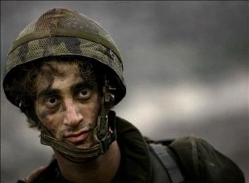 ضابط اسرائیلی یبیع الاسلحة للفلسطینیین