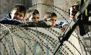 Israeli soldiers abuse Palestinians at roadblocks