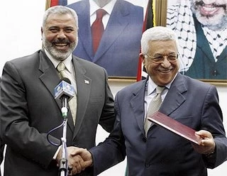 عباس یؤکد دعوته للحوار مع حماس