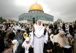 الالاف یصلون بالأقصى یوم القدس