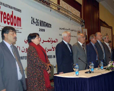 مؤتمر الأسرى یطالب بمعاقبة إسرائیل