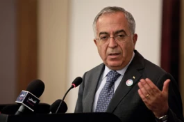 فیاض معلمان رااخراج میکند