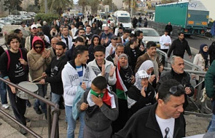 اعتراض فلسطینیان به دوی مارتن