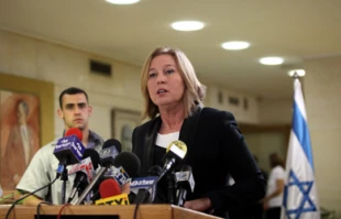 انتقاد شدید لیونی از لاپید