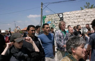 Foreign activists stage sit-in at Israeli jails