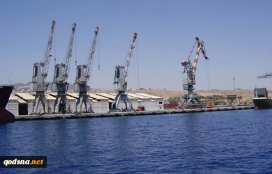 Port workers vow strike in two weeks