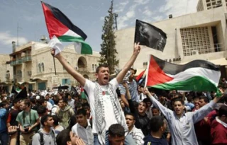 فلسطینی ها به خیابانها می ریزند