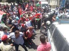 تظاهرات صدها فلسطینی در اعتراض به مذاکرات سازش
