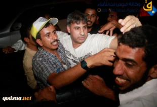 Veteran Palestinian captives released from Zionist jails