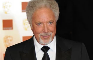 Tom Jones urged by BDS t osupport Palestine
