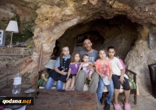 زندگی یک خانواده فلسطینی در غاری در قدس
