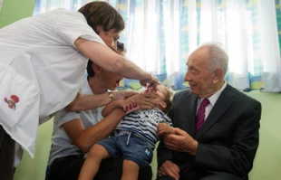 Britain issues Israel travel warning due to polio risk