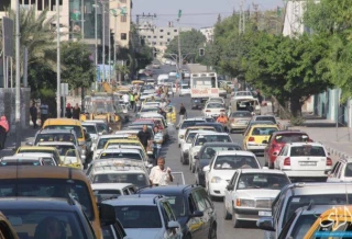صف های طولانی خودروها در انتظار سوخت