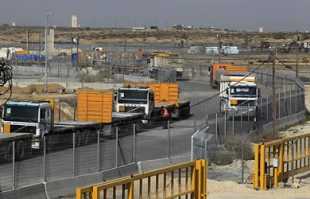 Israel refuses entry of 120 trucks into Gaza