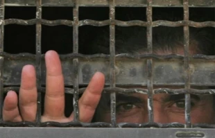 اسارت 2,450 فلسطینی