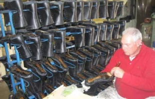 Buy Israeli boots or no budget