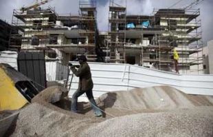Netanyahu wary of lower housing prices