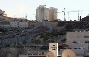 Netanyahu wary of lower housing prices