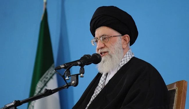 آیة الله خامنئی: کل من وثق بامیرکا تلقى ضربة منها