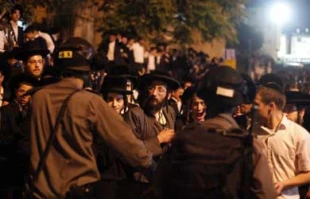 Scores of Israelis protest against forced military service