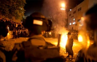 Scores of Israelis protest against forced military service