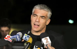 Lapid: We can't take in 3 million Palestinians