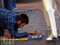 Poverty gripping Israel after 60 yrs