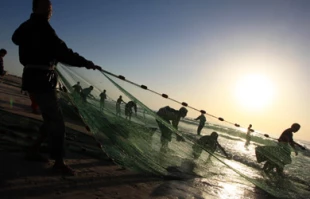 Gaza fishermen suffer 