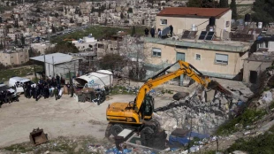 Israel to raze dozens more Palestinian homes