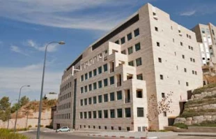 Attorney: Israeli doctors, a bunch of thieves