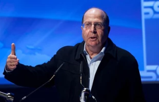 Yaalon Says Abbas 'Not a Partner for Peace'