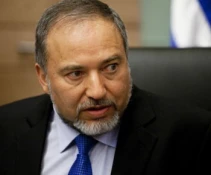 Israeli FM may seek court order against strikers