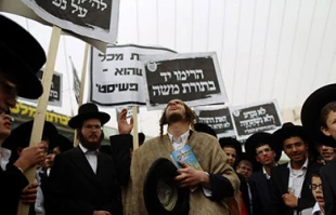 Haredim protest arrest of draft-dodger