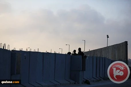 السجن لجندی وضابط إسرائیلی لتلقیهم رشوة