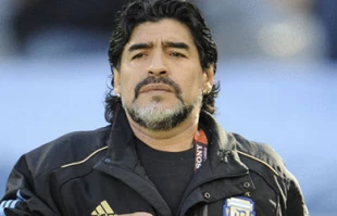 مارادونا مرشح لتدریب منتخب فلسطین