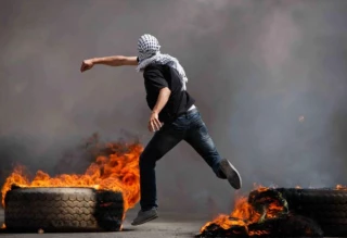 إبعاد مقدسیین لغزة لإجهاض انتفاضة متوقعة