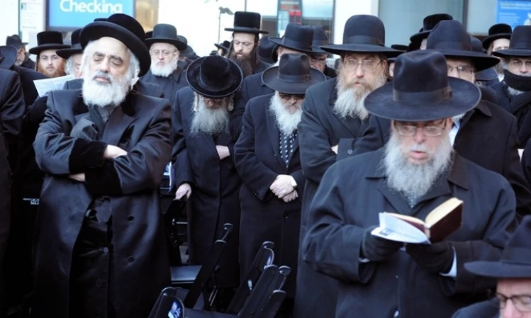 حاخام بروکسل یطلب السماح لیهود أوروبا بحیازة أسلحة