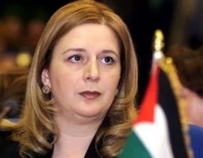 سهى عرفات لحماس: یجب أن تعترفوا بإسرائیل