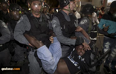 إثیوبیون یتظاهرون فی تل أبیب ضد عنصریة الشرطة الإسرائیلیة