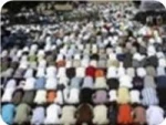 الفلسطینیون یستعدون لأداء صلاة الجمعة بالشوارع قرب الأقصى