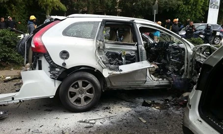إصابة 3 إسرائیلیین بانفجار سیارة مفخخة بـ "تل أبیب"