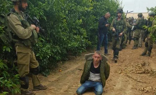 بعد ساعات من الإستنفار والبحث.. الاحتلال یعتقل 3 شبان غیر مسلحین اجتازوا الحدود