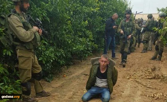 بعد ساعات من الإستنفار والبحث.. الاحتلال یعتقل 3 شبان غیر مسلحین اجتازوا الحدود