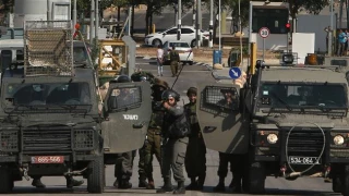 Haaretz admits to grandeur of intifada