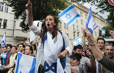 مظاهرة للمستوطنین دعمًا للإعدامات المیدانیة بحق الفلسطینیین