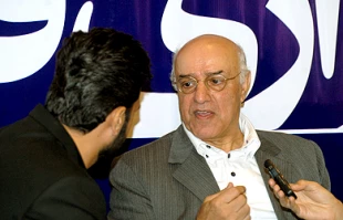 پیروز مجتهد زاده: رسوا کردن اسرائیل از اهداف اصلی خبرگزاری قدس باشد