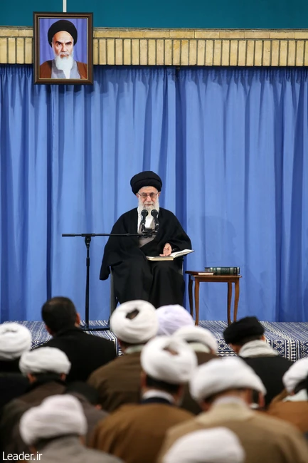 قائد الثورة الاسلامیة: القوی الکبری تعادی النظام المقتدر القائم علی الاسلام